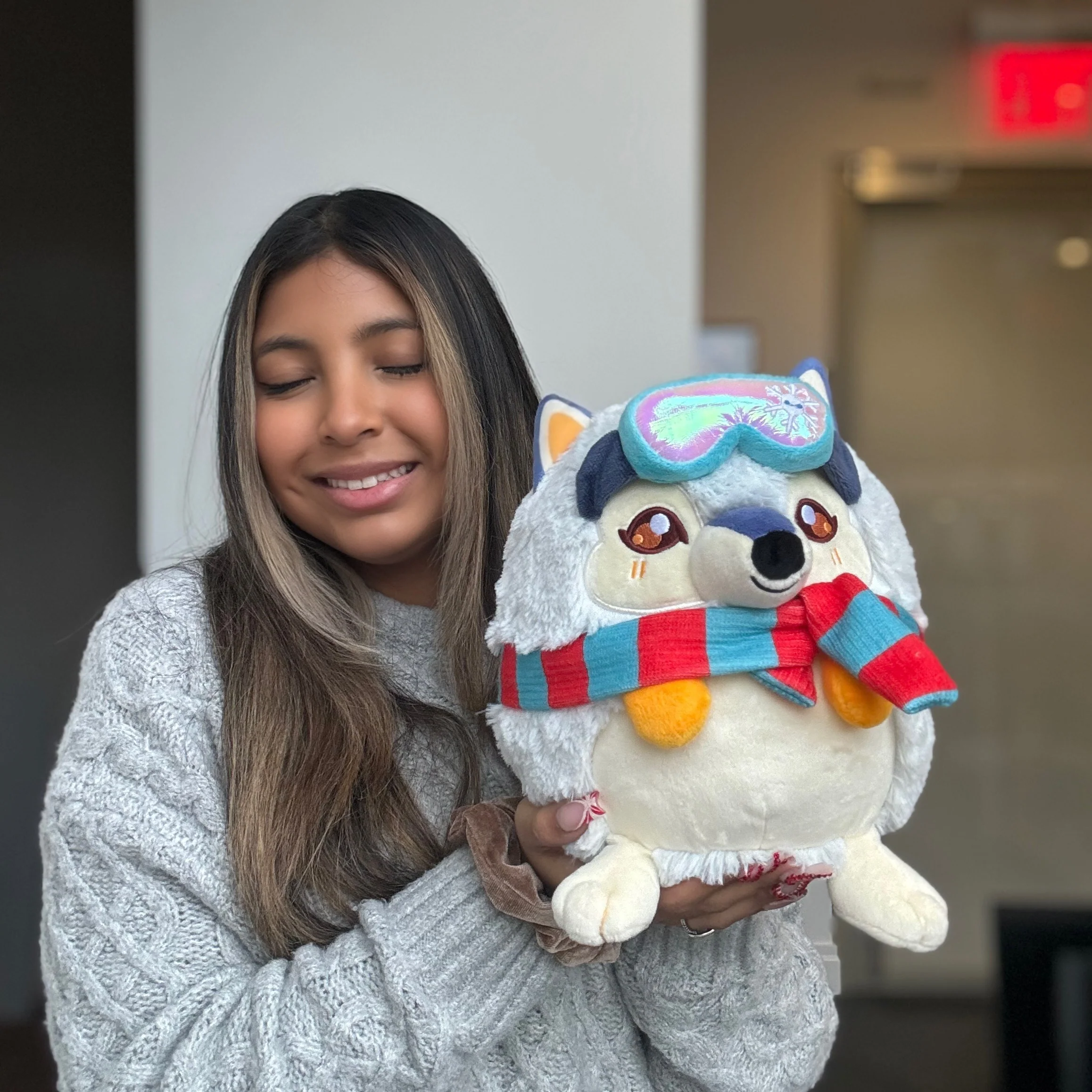 Squish Lodge: Mini Squishable Wolf - Image 2